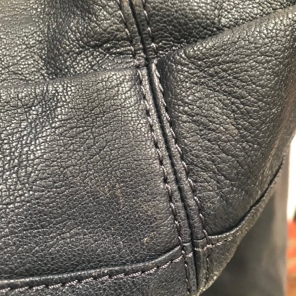 Michael Kors Buckle Bucket Shoulder Bag Navy - Picture 14 of 16